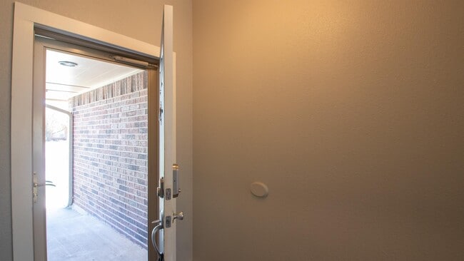 Building Photo - 21925 Homesteaders Rd