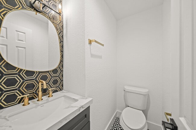 Building Photo - 6010 Rutherglenn Dr