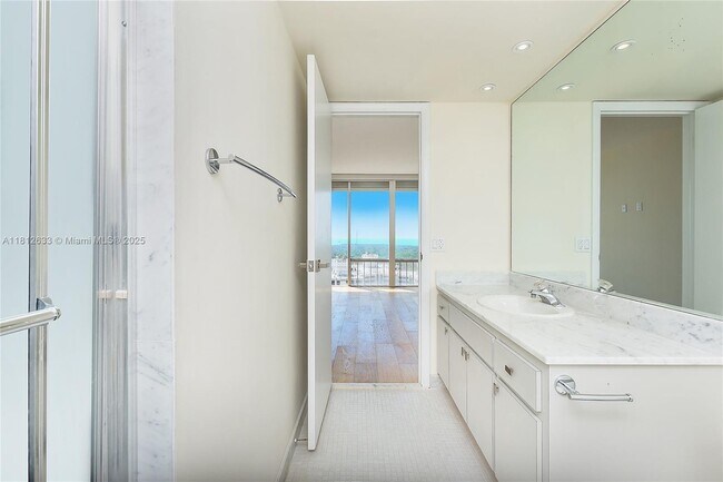 Building Photo - 881 Ocean Dr