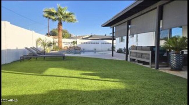 Building Photo - 936 E Hermosa Dr