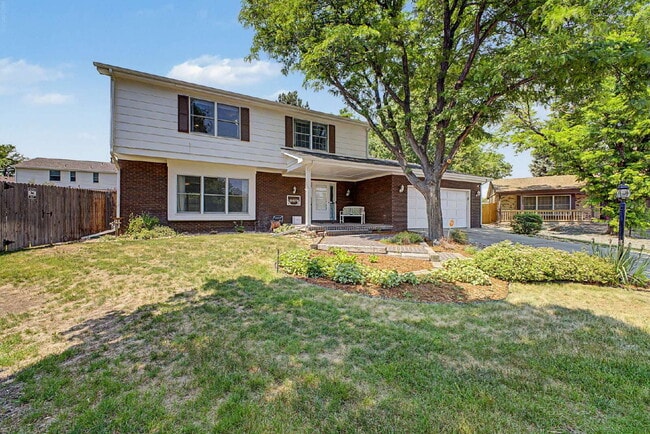 Building Photo - "Spacious 4-Bedroom Oasis with 4 Full Baths in Prime Englewood Location – 3306 Sq. Ft. of Comfort...