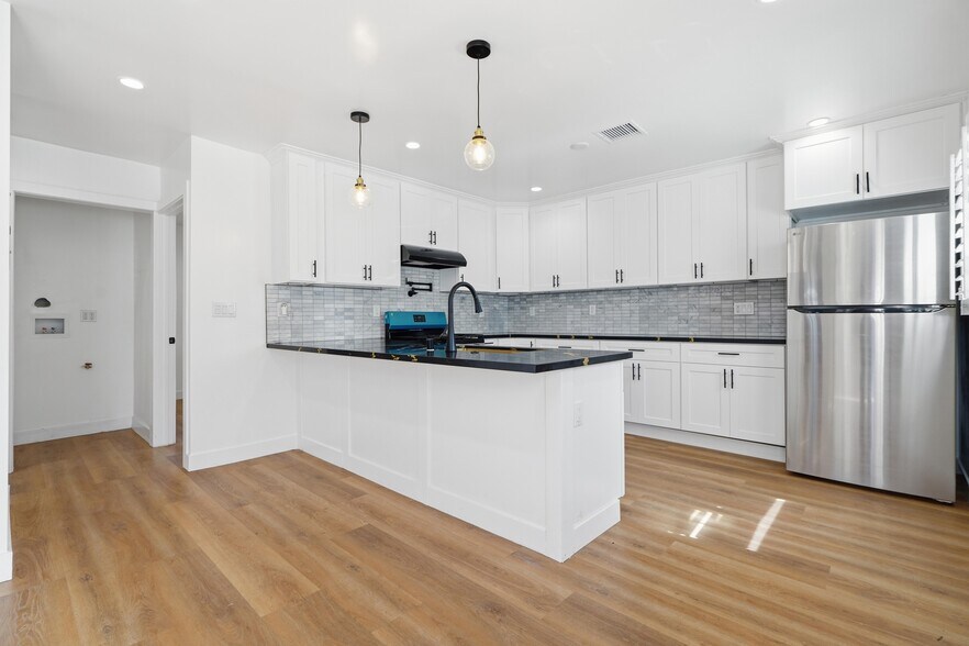 Building Photo - 6616 Denver Ave