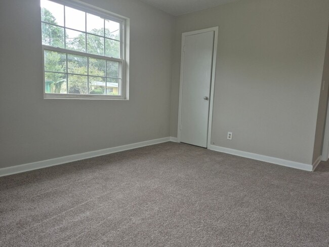 Building Photo - Welcome home