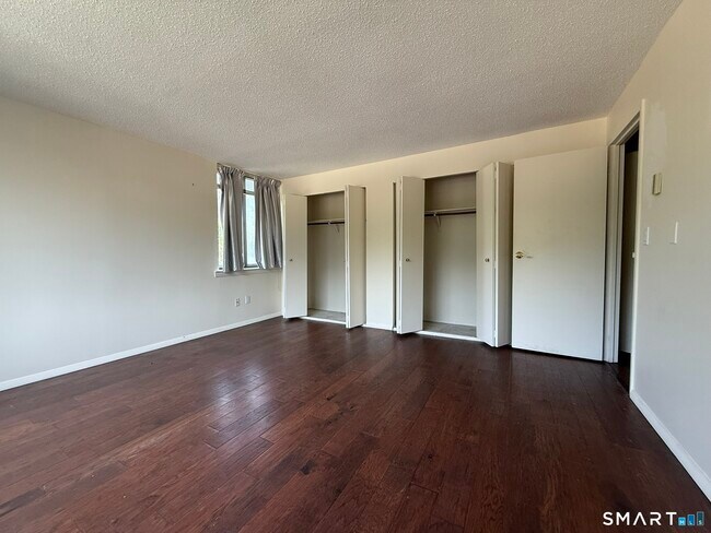 Building Photo - 1460 Elm St