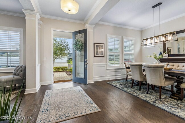 Building Photo - 209 Manor Ln