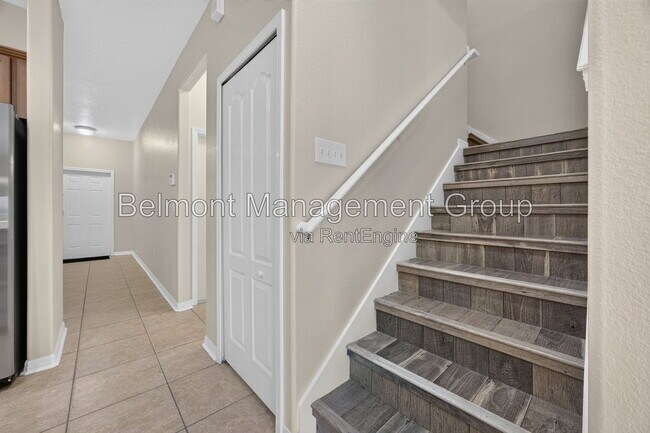 Building Photo - 10709 Savannah Landing Cir