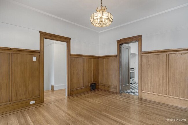 Building Photo - 467 40th Ave