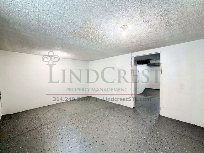 Building Photo - 4840 Gardenville Ave