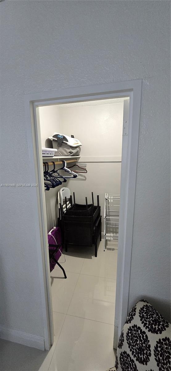 Building Photo - 4001 S Ocean Dr