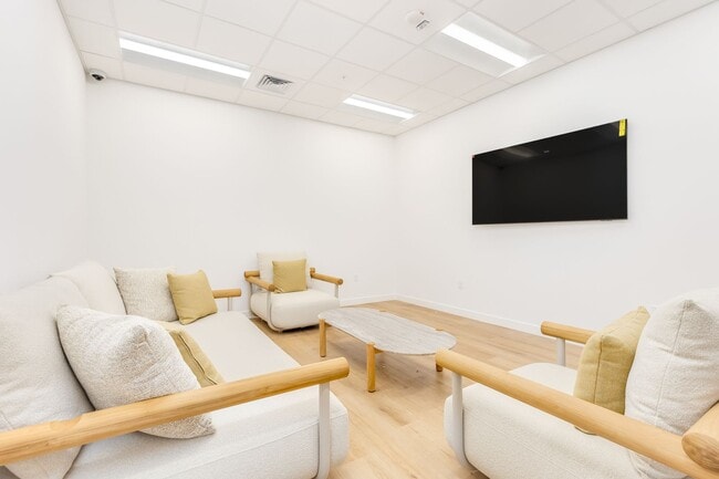 Building Photo - Brand FULLY FURNISHED New 1 Bedroom | 1 Bathroom The Park on Keeamoku