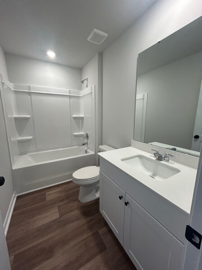 Building Photo - 321 Sweet Vernal St