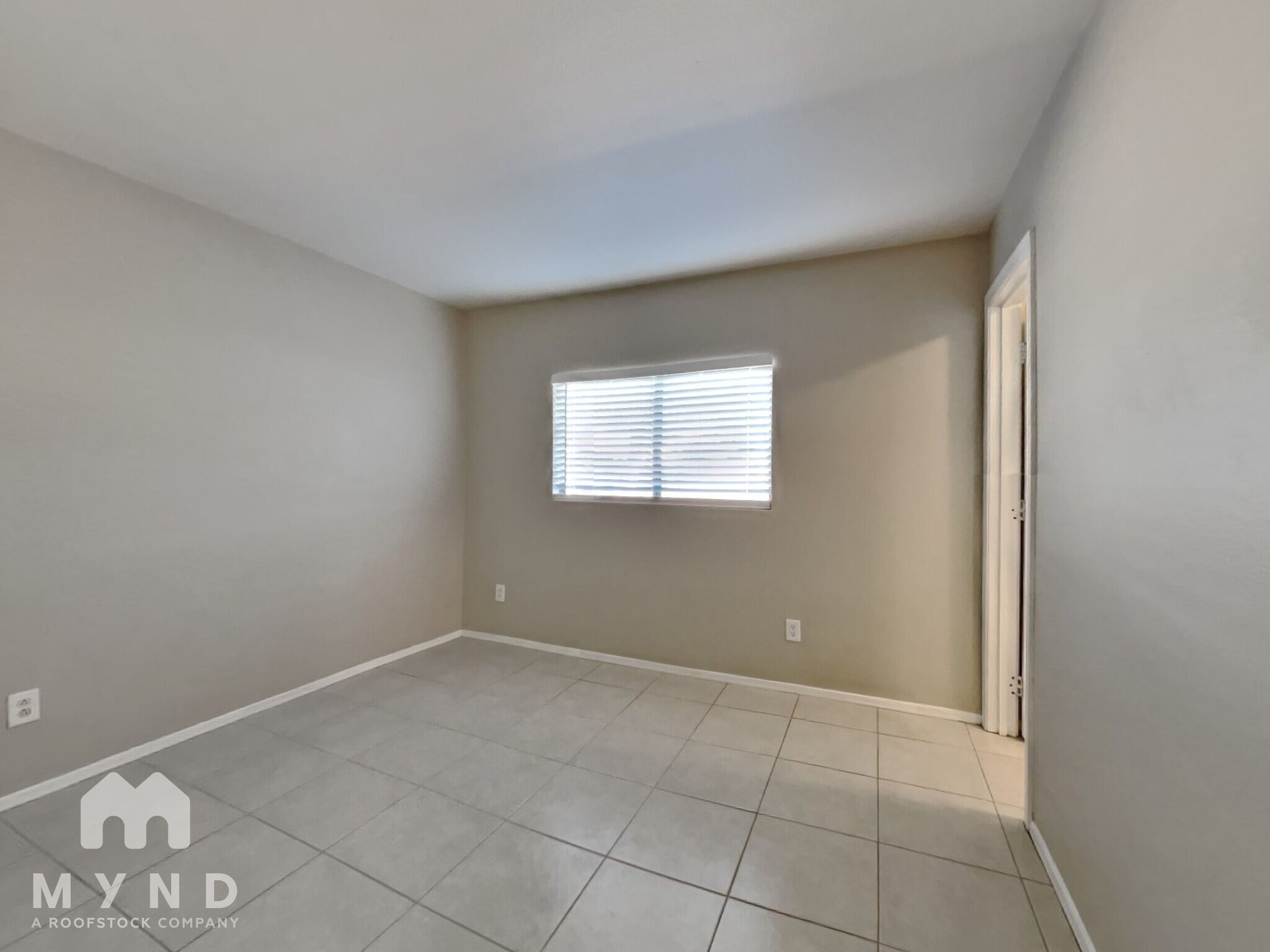 Building Photo - 12459 N Pablo St