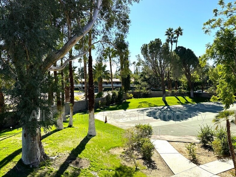 Building Photo - 2810 N Arcadia Ct