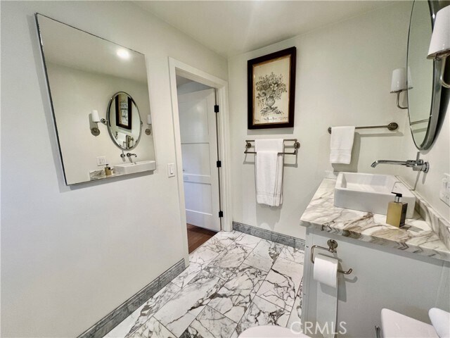 Building Photo - 521 Seaview St