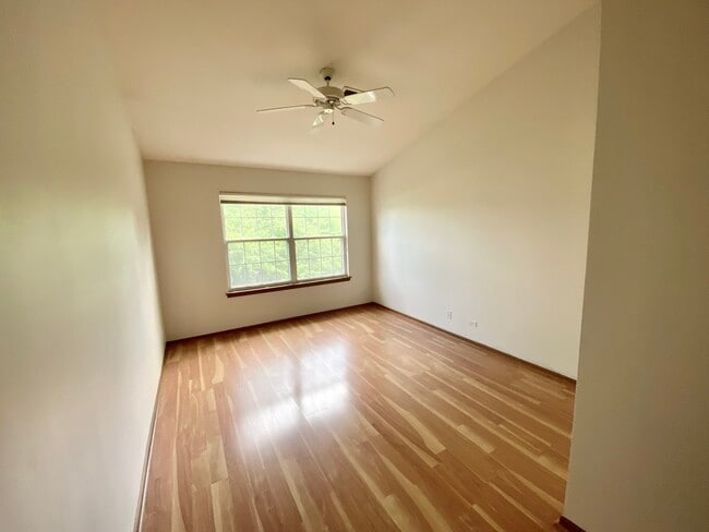Building Photo - 399 Glen Byrn Ct