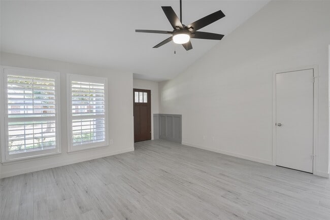 Building Photo - 2610 Sherwood Hollow Ln