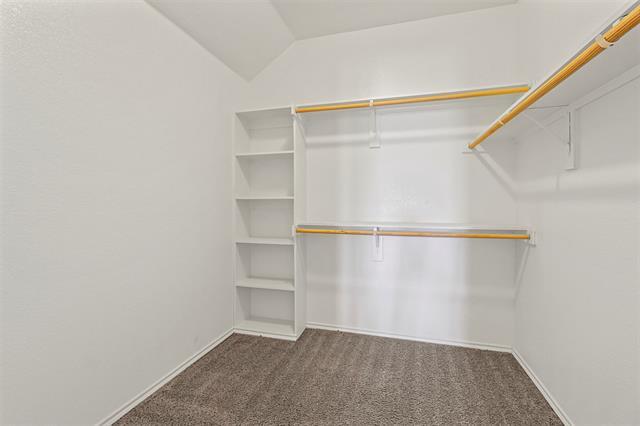 Building Photo - 3020 Oakcrest Dr