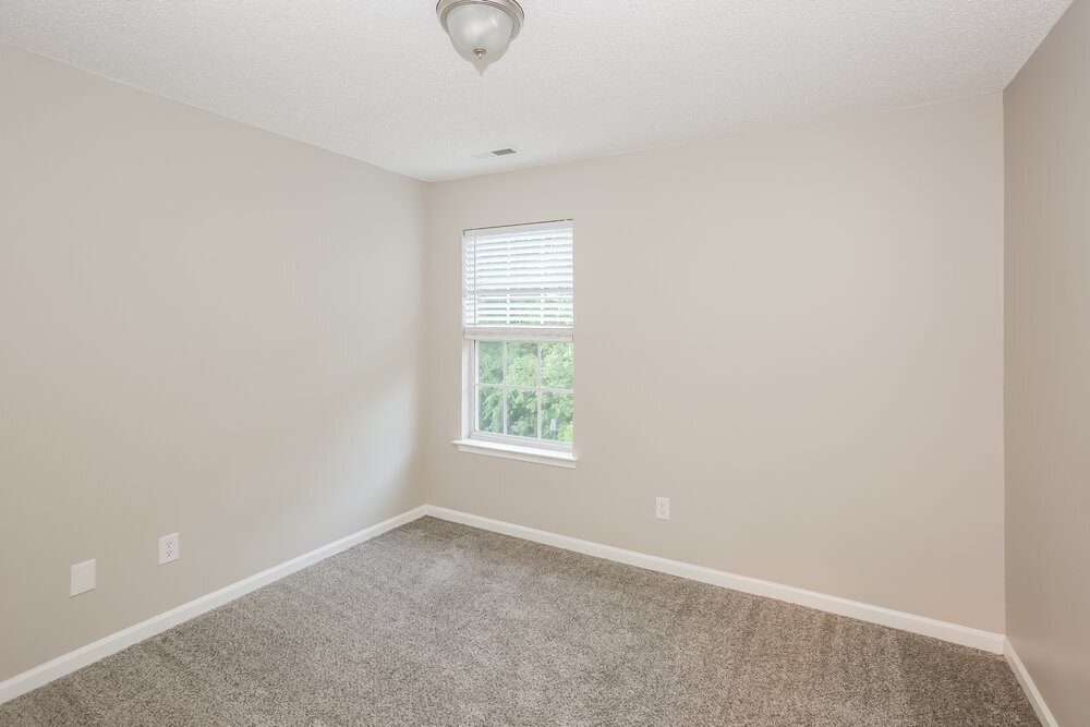 Building Photo - 11240 Northwoods Forest Dr