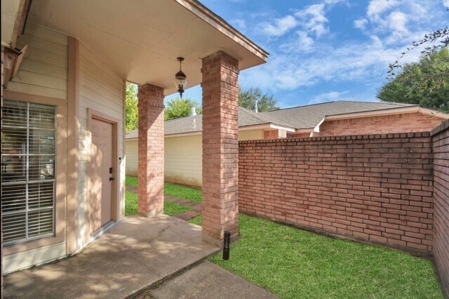 Building Photo - 16614 Rock E Dr