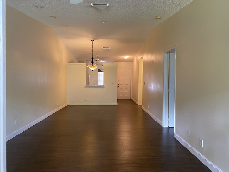 Building Photo - 18595 Egret Way