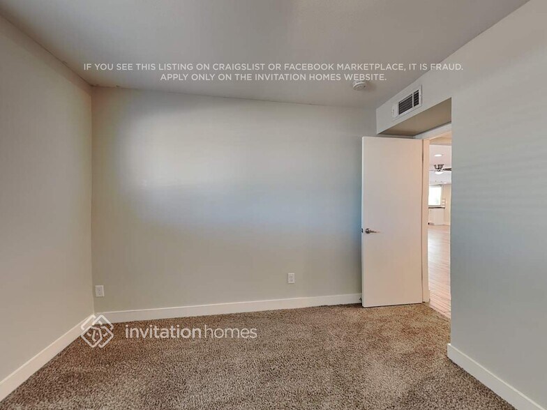 Building Photo - 2136 E Broadmor Dr