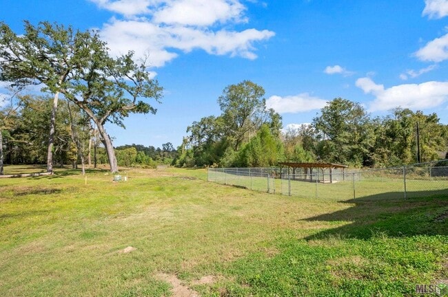 Building Photo - 9825 Fawn Vw Dr