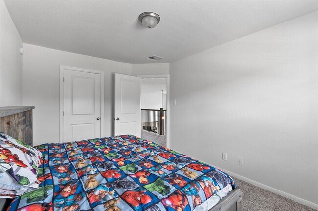 Building Photo - 5872 Strawflower Ln
