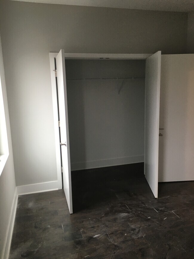 Building Photo - 1515 N Mascher St