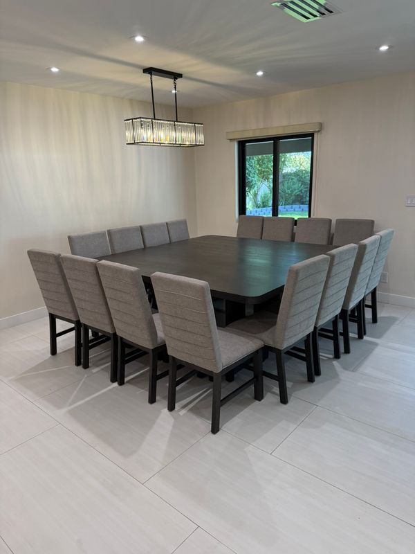 Building Photo - 7627 Encino Ave