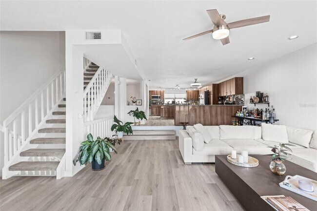 Building Photo - 1109 Pinellas Bayway S