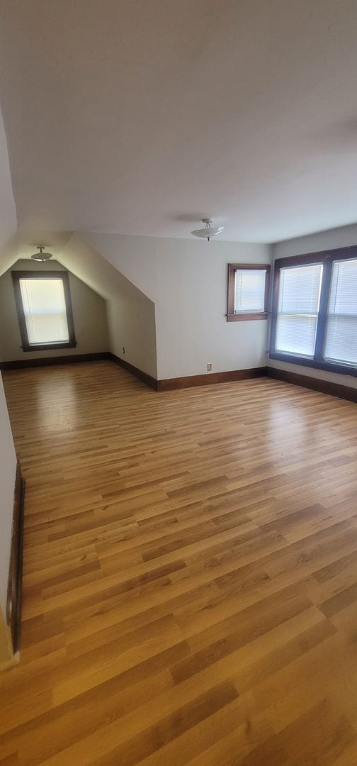 Building Photo - 3 Bedroom 1 Bathroom Home