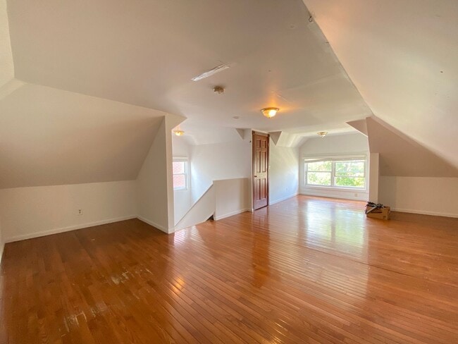 Building Photo - 231 E 16th Ave