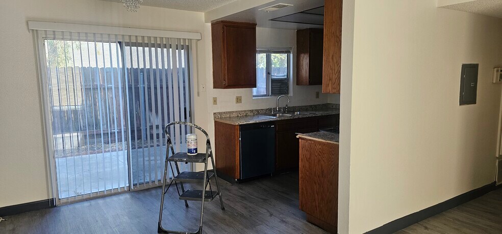 Building Photo - 204 Grayson Way