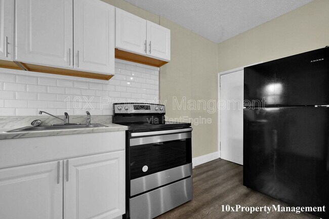 Building Photo - 530 S Terrace Ave