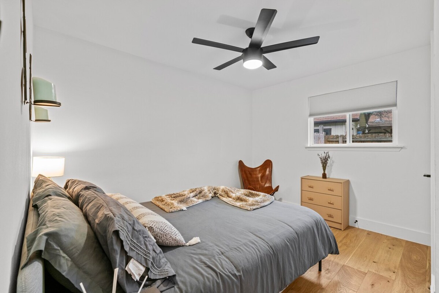 Building Photo - 2104 Lamplight Village Cir