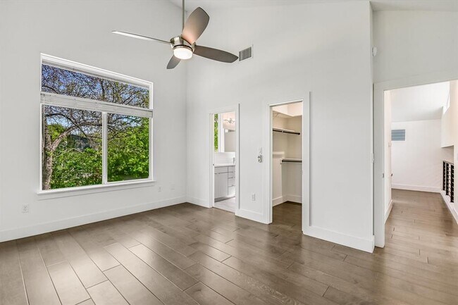 Building Photo - 1006 Payne Ave