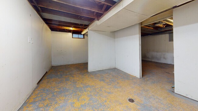Building Photo - Bright 3-Bedroom, 1-Bath Unit for Lease in Warren