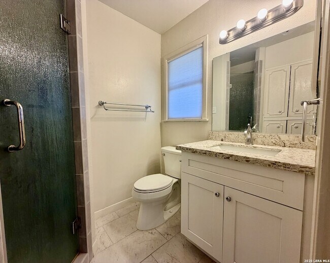 Building Photo - 115 Encino Grande St