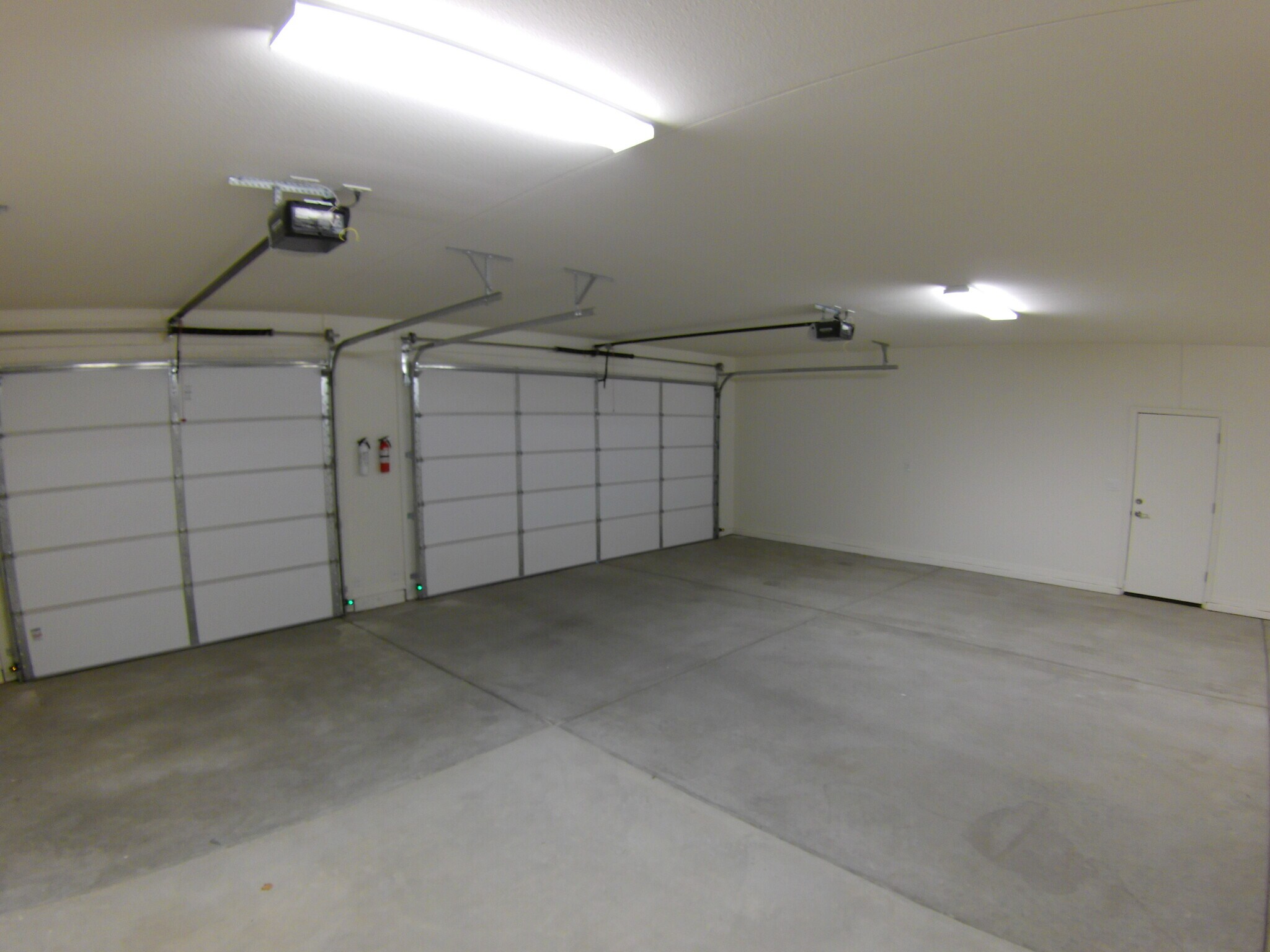 Big 3 car boat deep garage - 506 McAlister Dr