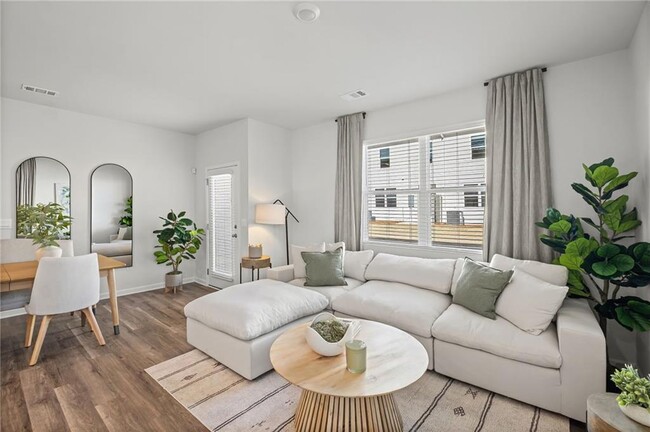 Building Photo - 13 Silverbell Ln NW