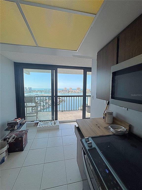 Building Photo - 400 Island Way