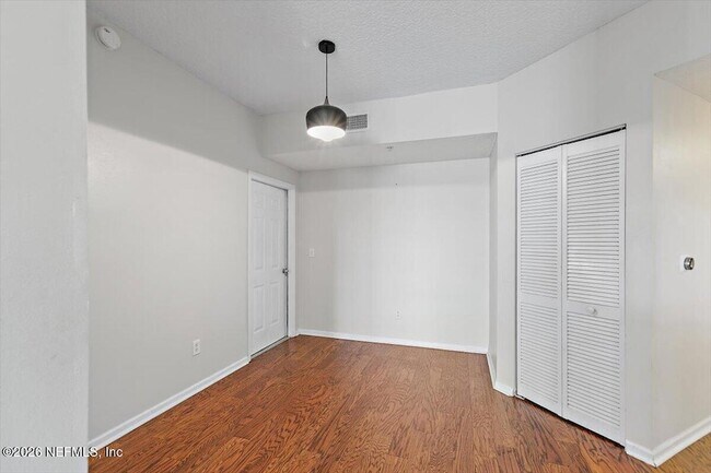 Building Photo - 1010 Bella Vista Blvd