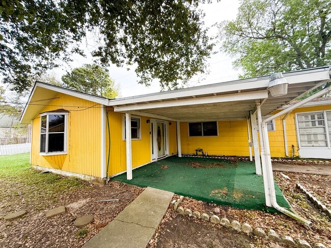 Building Photo - 4011 Dryden Rd