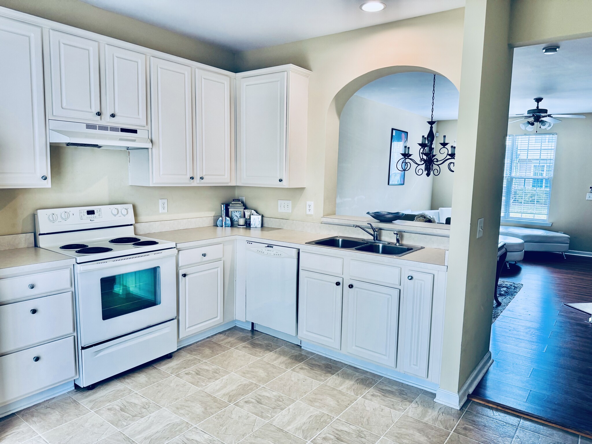 Building Photo - 4108 Brenmar Ln