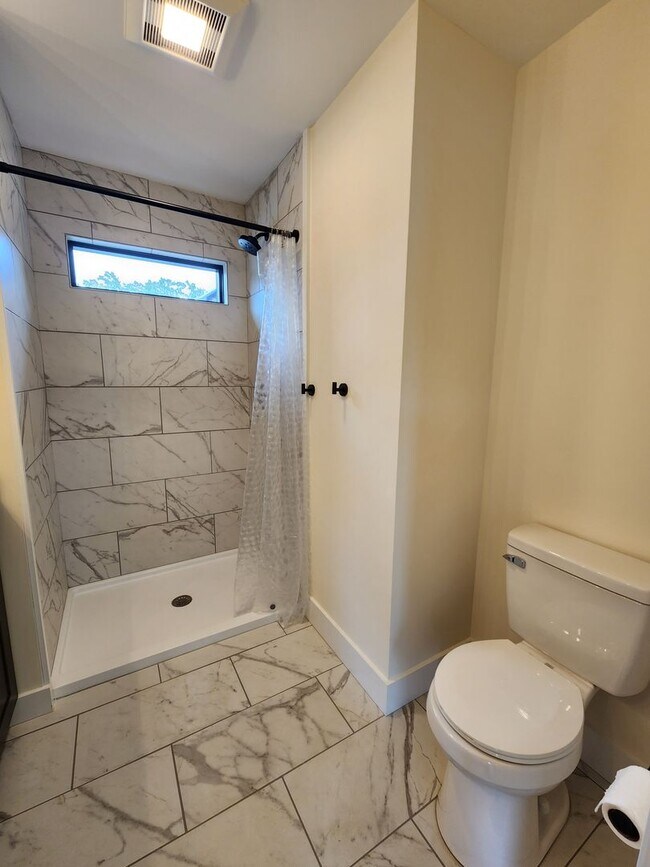 Building Photo - Swannanoa Rental