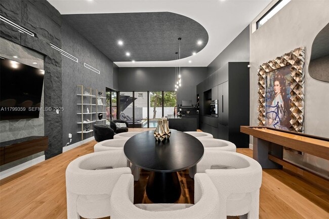 Building Photo - 400 NW 49th St