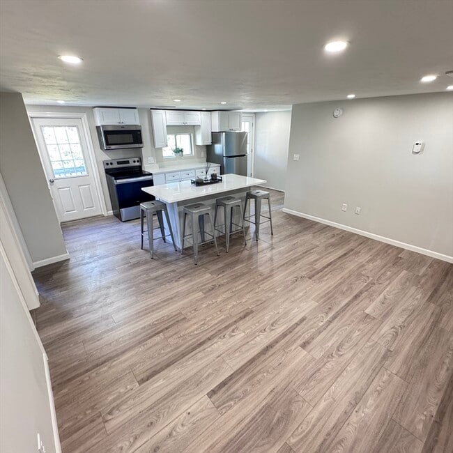 Building Photo - 131 Worcester-Providence Turnpike