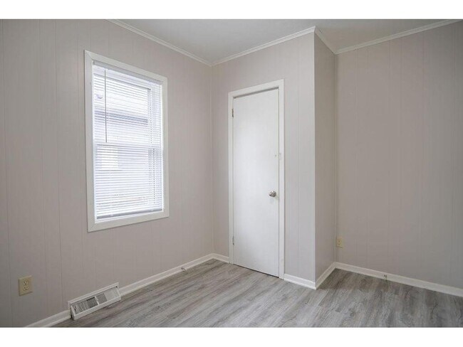 Building Photo - 1132 Farrington St