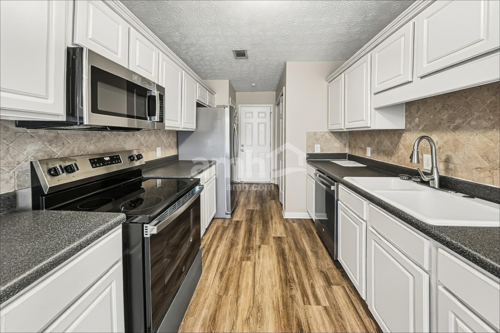 Building Photo - 2535 Lakeview Trl