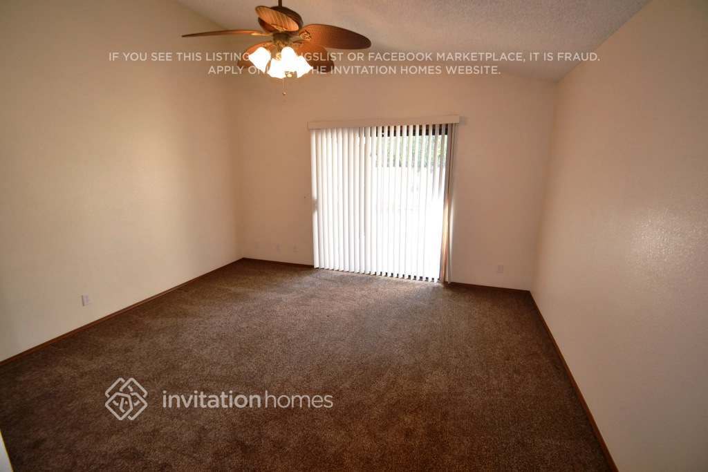 Building Photo - 921 S Val Vista Dr